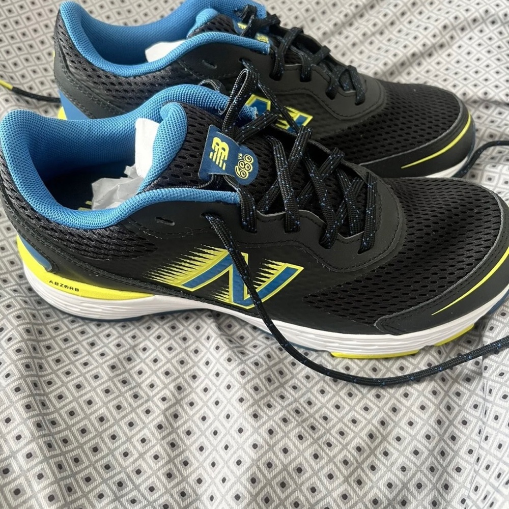 Grade school size 6.5 New Balance 680v6 new with box